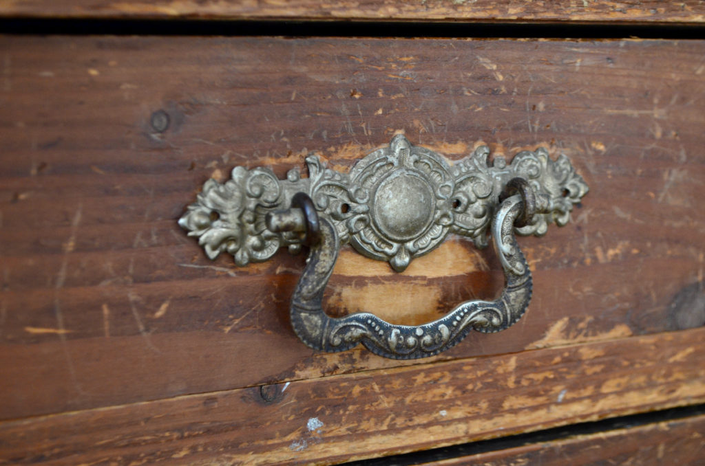 Grand boulier Stchioty ancien en bois - L'atelier Belle Lurette, Rénovation  de meubles vintage