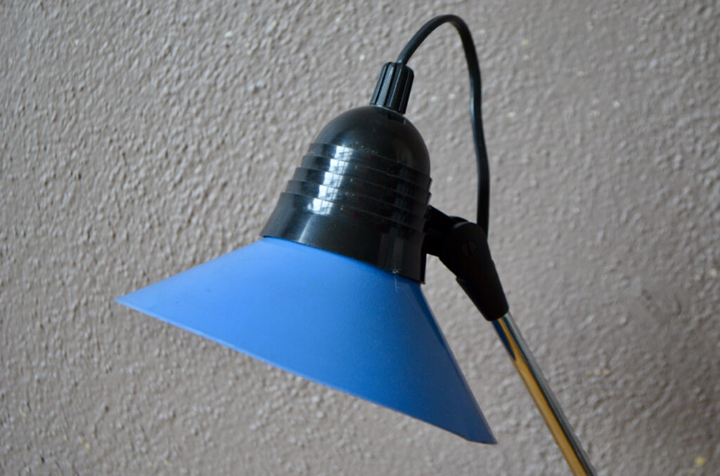Lampe de bureau d'architecte Aluminor à poser articulée vintage blanch – La  Roue du Passé