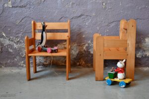 Fauteuil enfant en pin vintage scandinave petite chaise