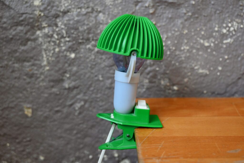 Lampe-pince champignon Verte et blanche de bureau vintage plastique space age